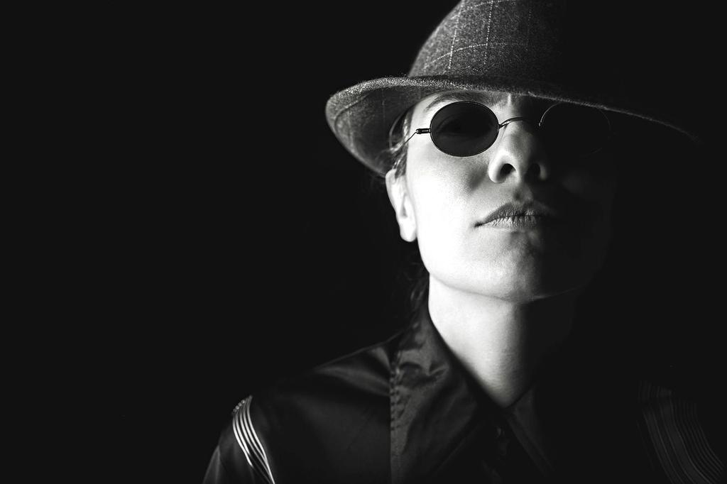 Advanced cryptography and quantum security protocols icon